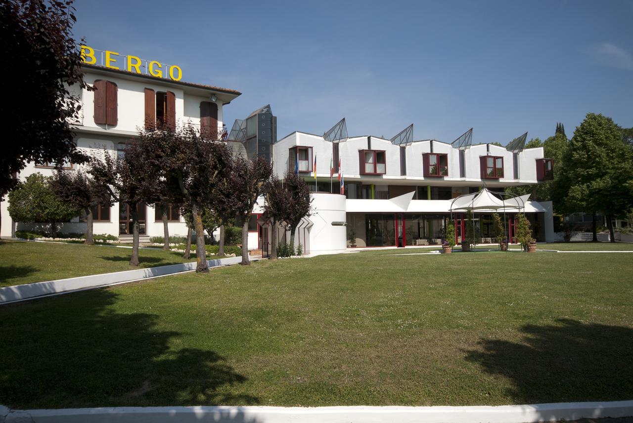 Albergo Ristorante Da Domenico Monte San Savino Eksteriør bilde