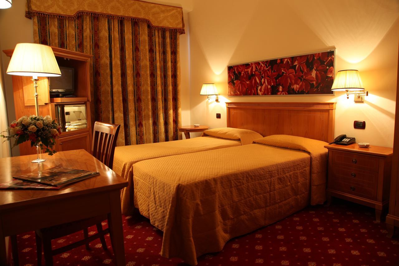 Albergo Ristorante Da Domenico Monte San Savino Eksteriør bilde