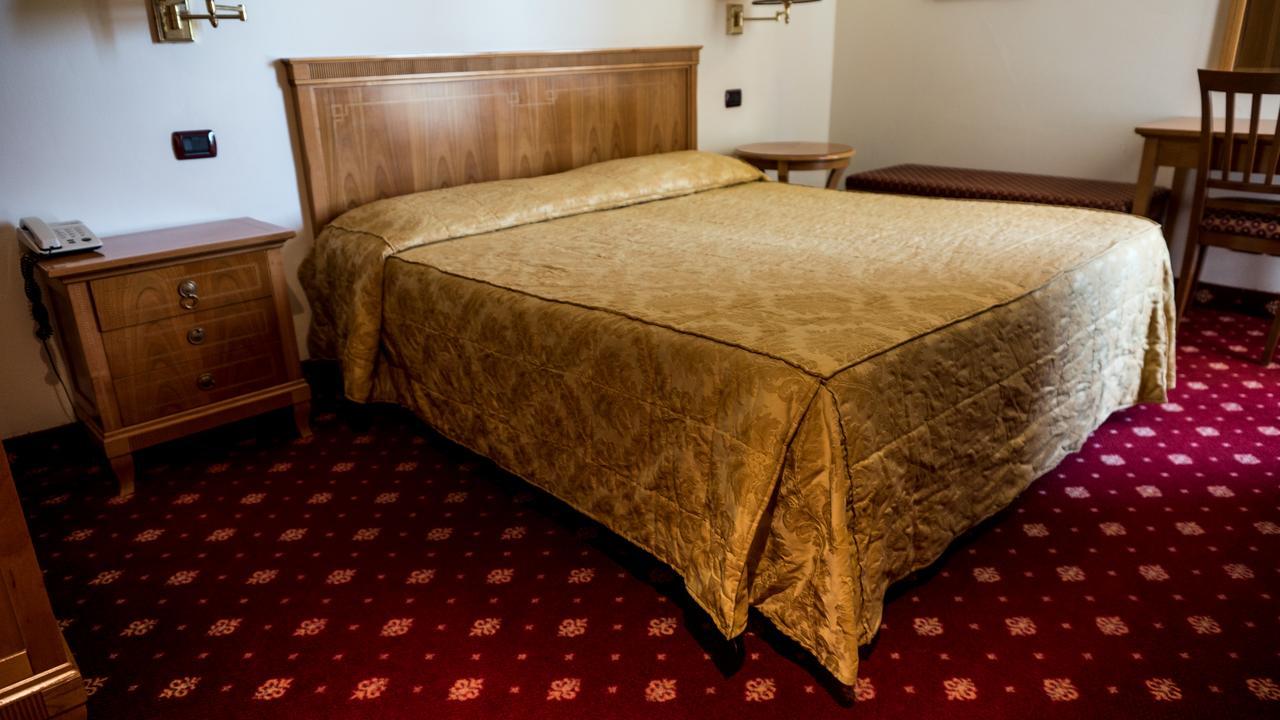 Albergo Ristorante Da Domenico Monte San Savino Eksteriør bilde